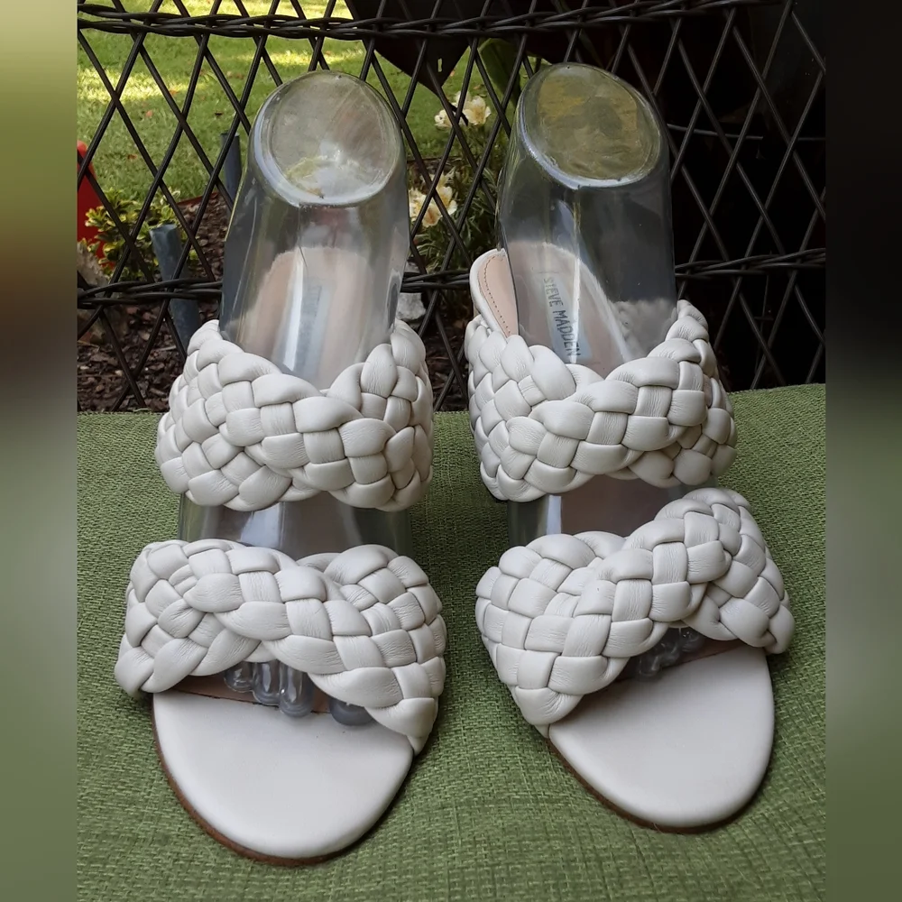 Steve Madden Twisted Braided Faux Leather Sandal Size 9M.